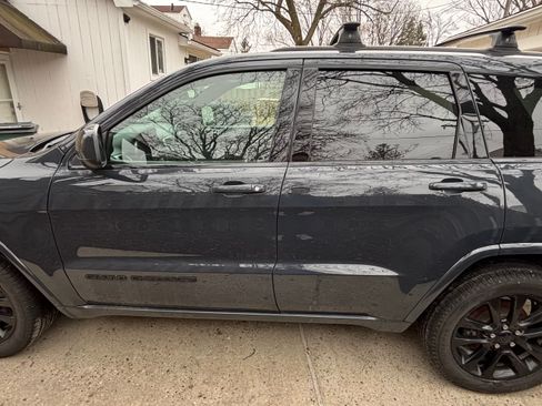 Used 2018 Jeep Grand Cherokee Altitude image 6
