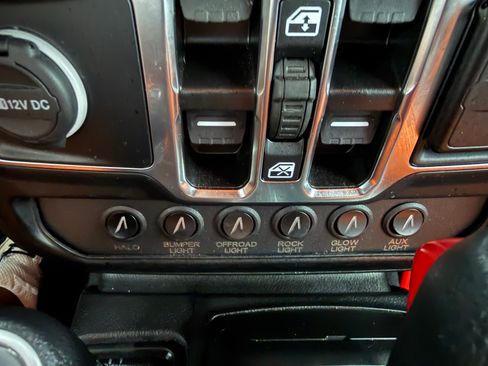 Used 2024 Jeep Gladiator Sport AWD/4WD image 10