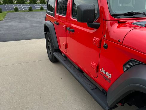 Used 2020 Jeep Wrangler Unlimited Sport AWD/4WD image 2