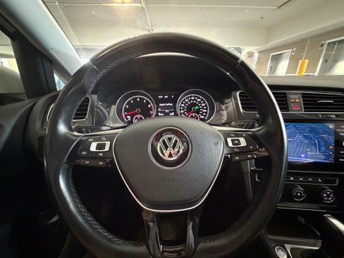 Used 2018 Volkswagen Golf SE FWD image 11