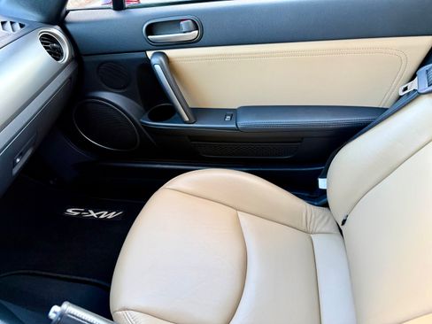 Used 2012 MAZDA MX-5 Miata Grand Touring RWD image 13