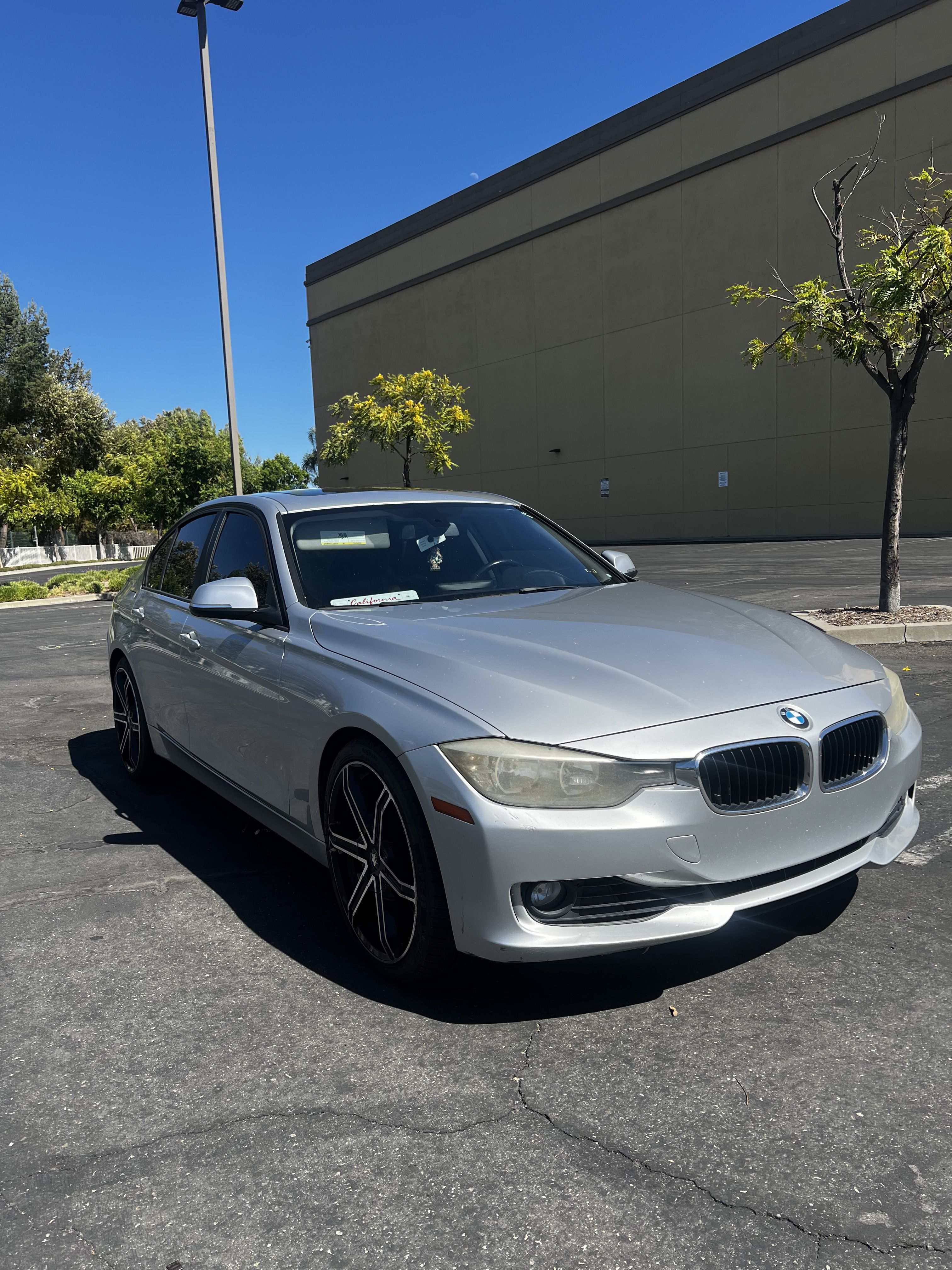 Used 2012 BMW 328i Sedan RWD image 4