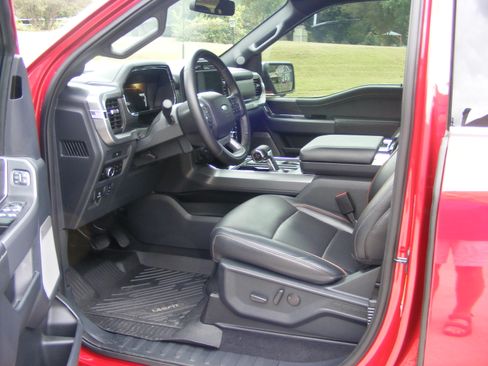 Used 2025 Ford F150 Lariat w/ Equipment Group 501A Mid AWD/4WD image 13