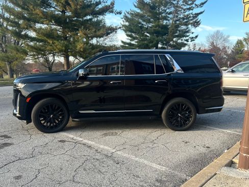 Used 2023 Cadillac Escalade Premium Luxury AWD/4WD image 11