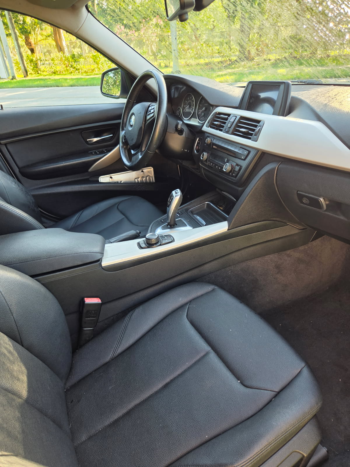 Used 2014 BMW 320i Sedan RWD image 6