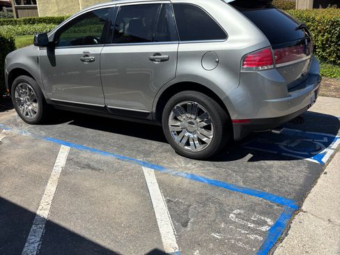 Used 2008 Lincoln MKX 2WD image 4