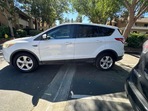 Used 2014 Ford Escape SE image 6