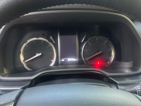 Used 2024 Toyota 4Runner TRD Off-Road Premium w/ Moonroof Package AWD/4WD image 6