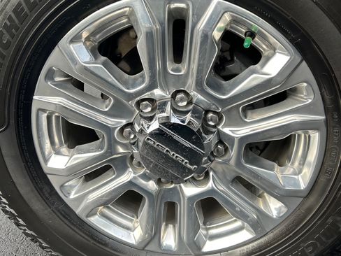 Used 2021 GMC Sierra 2500 Denali image 24