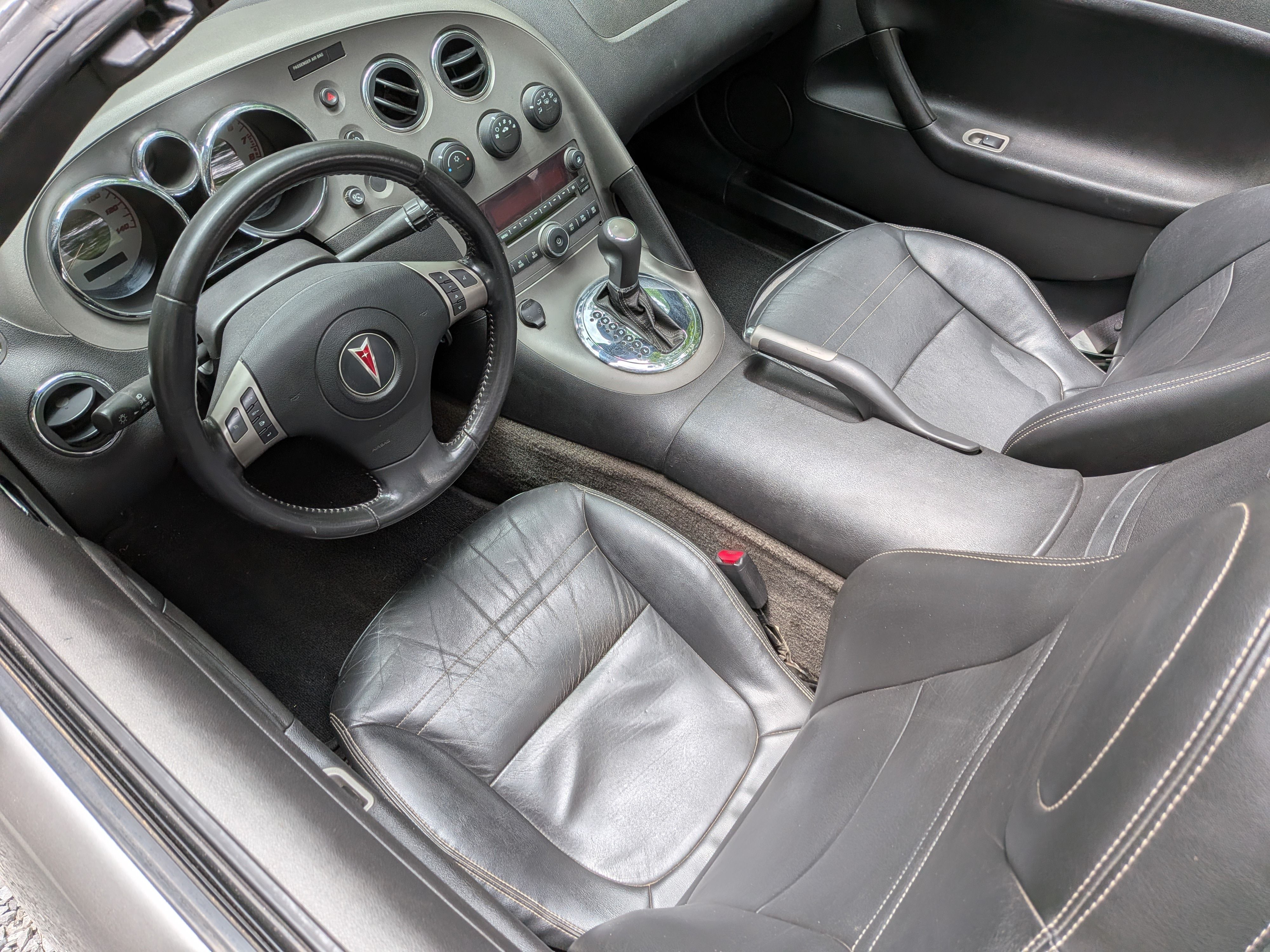 Used 2006 Pontiac Solstice Convertible w/ Premium Package RWD image 10