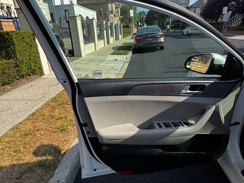 Used 2017 Hyundai Sonata SE image 19