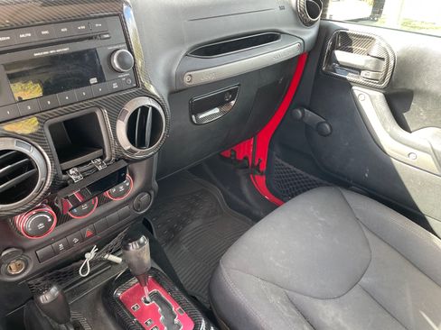 Used 2016 Jeep Wrangler Unlimited Sport image 9