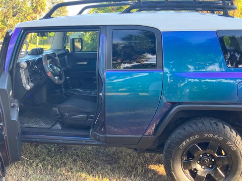 Used 2007 Toyota FJ Cruiser 4WD image 9