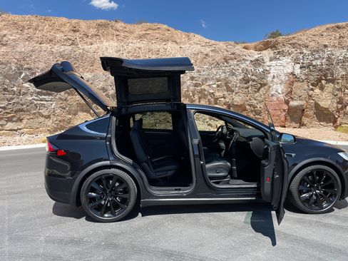 Used 2018 Tesla Model X 100D AWD/4WD image 6