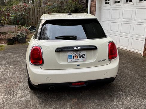 Used 2016 MINI Cooper 4-Door Hardtop image 4