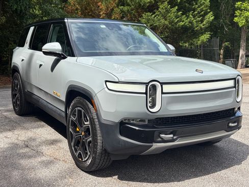 Used 2023 Rivian R1S Adventure AWD/4WD image 5