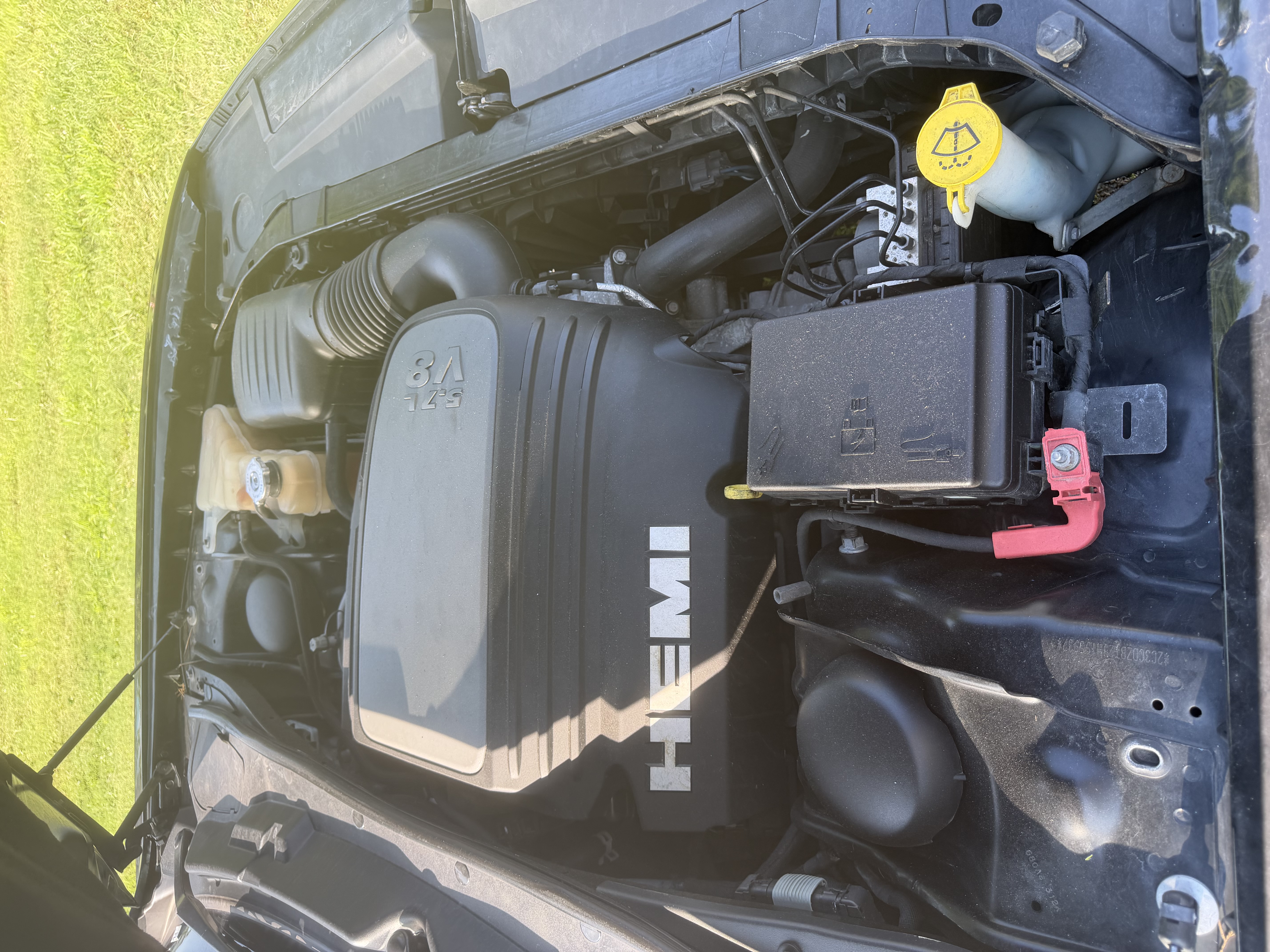 Used 2018 Dodge Challenger R/T RWD image 9