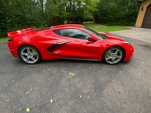 Used 2022 Chevrolet Corvette Stingray Premium Cpe w/ Z51 Performance Package RWD image 5
