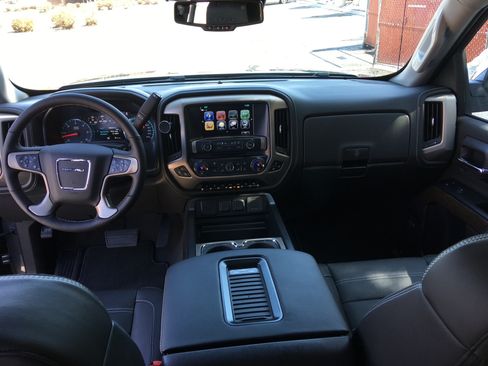 Used 2018 GMC Sierra 1500 Denali w/ Denali Ultimate Package AWD/4WD image 5