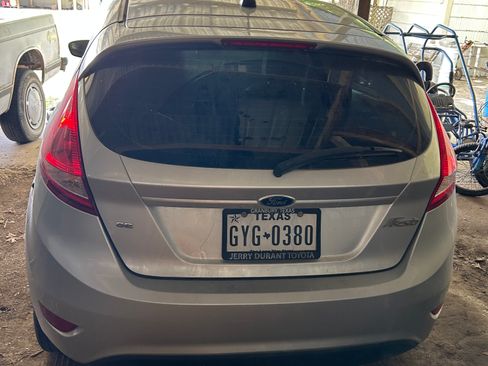 Used 2012 Ford Fiesta SE FWD image 8