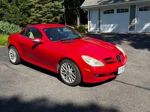 Used 2005 Mercedes-Benz SLK 350 image 2