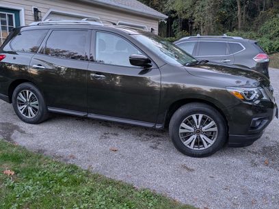 Used 2017 Nissan Pathfinder SV