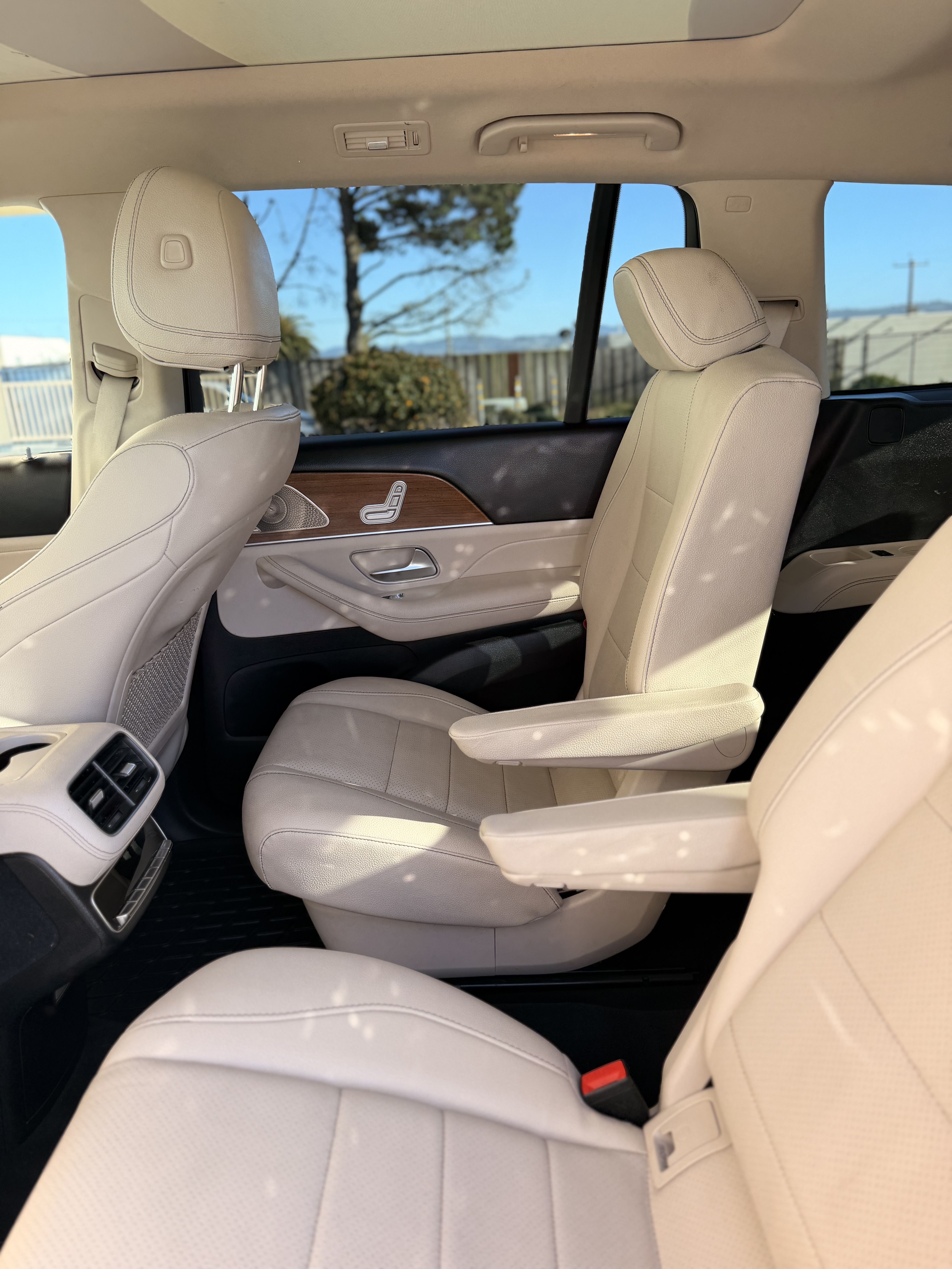 Used 2023 Mercedes-Benz GLS 450 4MATIC image 1