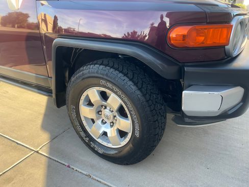 Used 2007 Toyota FJ Cruiser Sport Utility 2D image 6