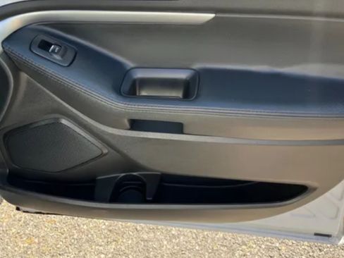 Used 2014 Ford Explorer XLT w/ Equipment Group 202A image 10