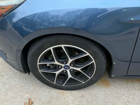 Used 2018 Ford Focus SEL w/ Cold Weather Package FWD image 16
