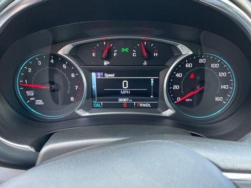 Used 2018 Chevrolet Malibu LT FWD image 16
