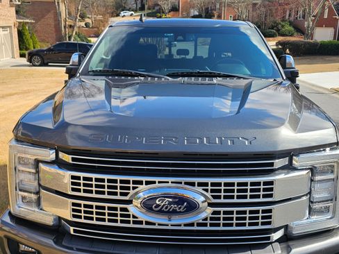 Used 2019 Ford F350 Platinum w/ Platinum Ultimate Package image 4