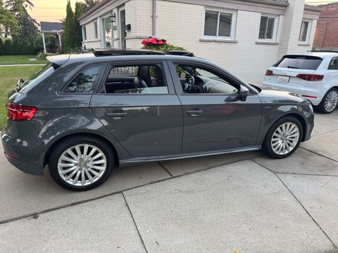 Used 2017 Audi A3 e-tron Premium image 5