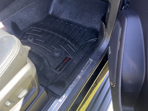 Used 2017 GMC Yukon Denali RWD image 10