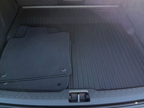 Used 2024 Volvo S60 B5 Plus w/ Climate Package image 9