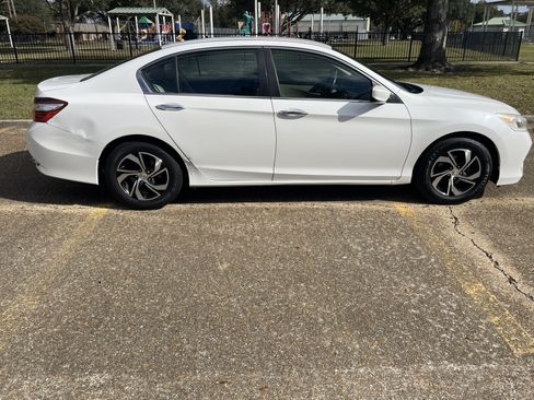 Used 2016 Honda Accord LX image 5