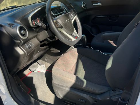 Used 2018 Chevrolet Sonic LT image 6