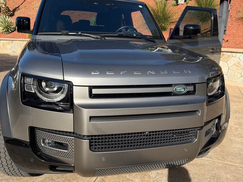 Used 2022 Land Rover Defender 90 X-Dynamic SE image 16