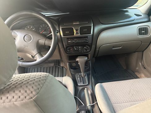 Used 2004 Nissan Sentra S image 4