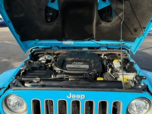 Used 2017 Jeep Wrangler Unlimited Sahara w/ Quick Order Package 24E Chief AWD/4WD image 13
