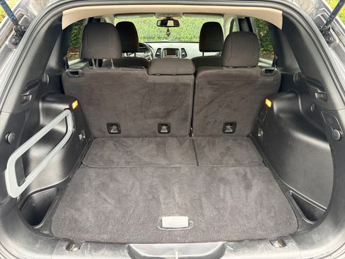 Used 2016 Jeep Cherokee Latitude w/ Cold Weather Group AWD/4WD image 16