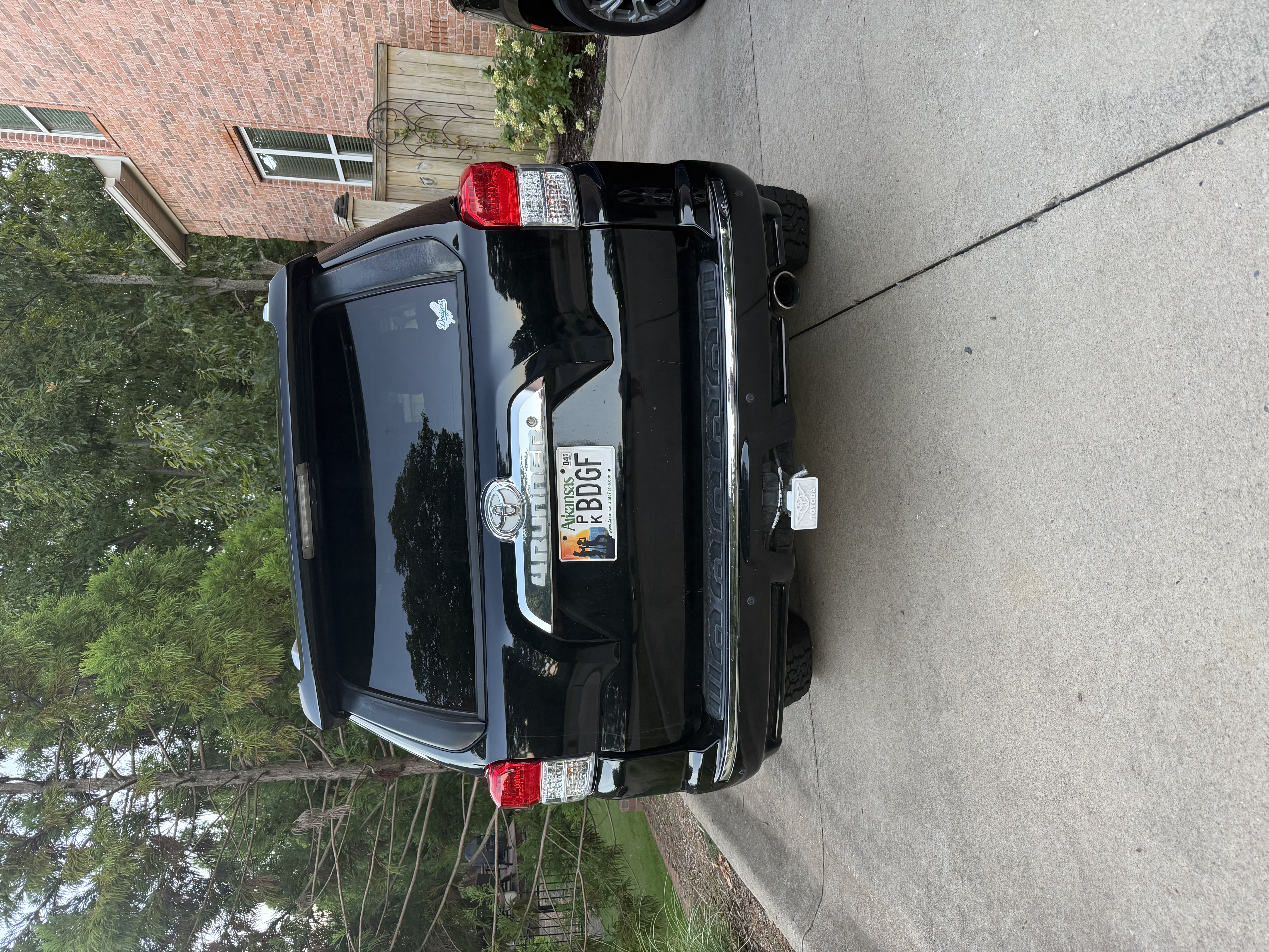 Used 2010 Toyota 4Runner SR5 w/ Convenience Pkg AWD/4WD image 2