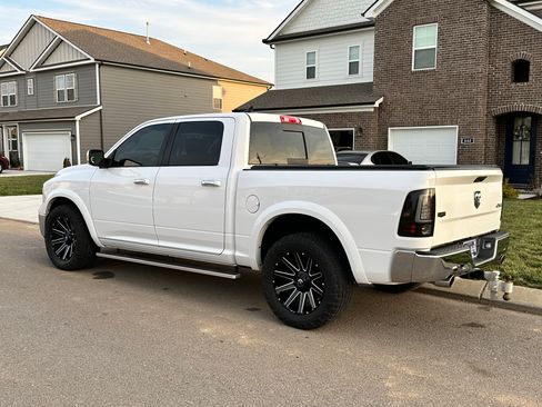 Used 2015 RAM 1500 Laramie w/ Convenience Group image 8