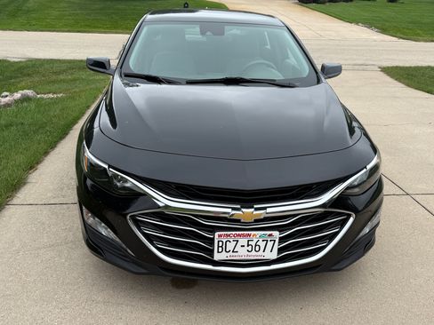 Used 2025 Chevrolet Malibu LT FWD image 1