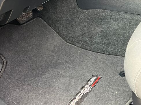 Used 2019 Toyota Tacoma TRD Off-Road w/ Phone Cable & Charge Package image 14