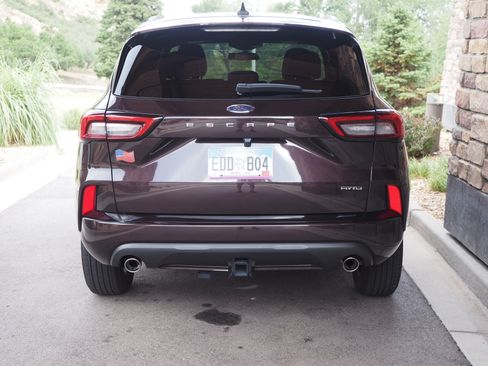Used 2023 Ford Escape ST-Line Select w/ Class II Trailer Tow Package AWD/4WD image 16