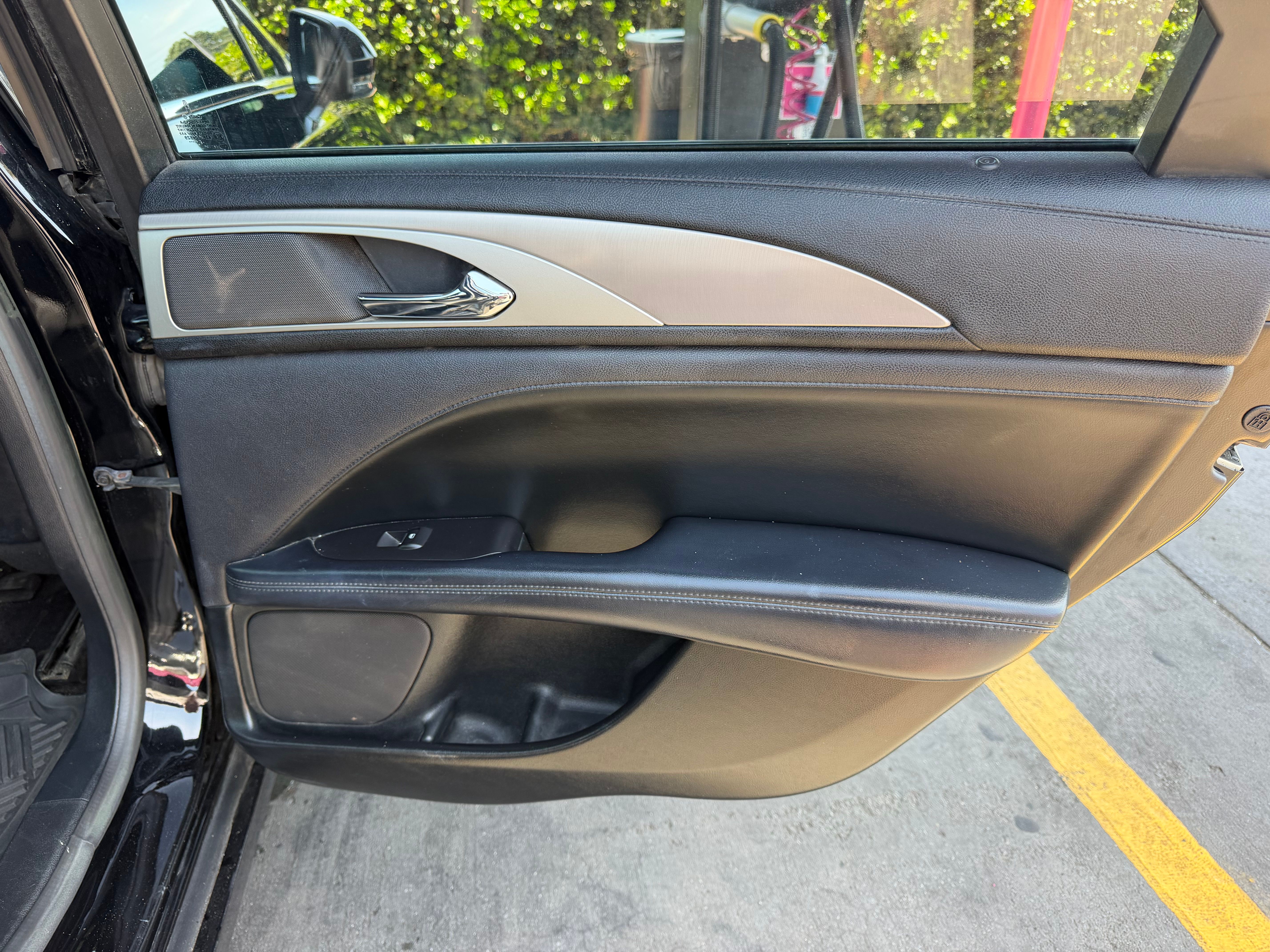 Used 2017 Lincoln MKZ Premiere FWD image 23