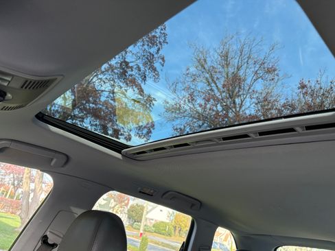 Used 2006 Porsche Cayenne S Titanium Edition image 10