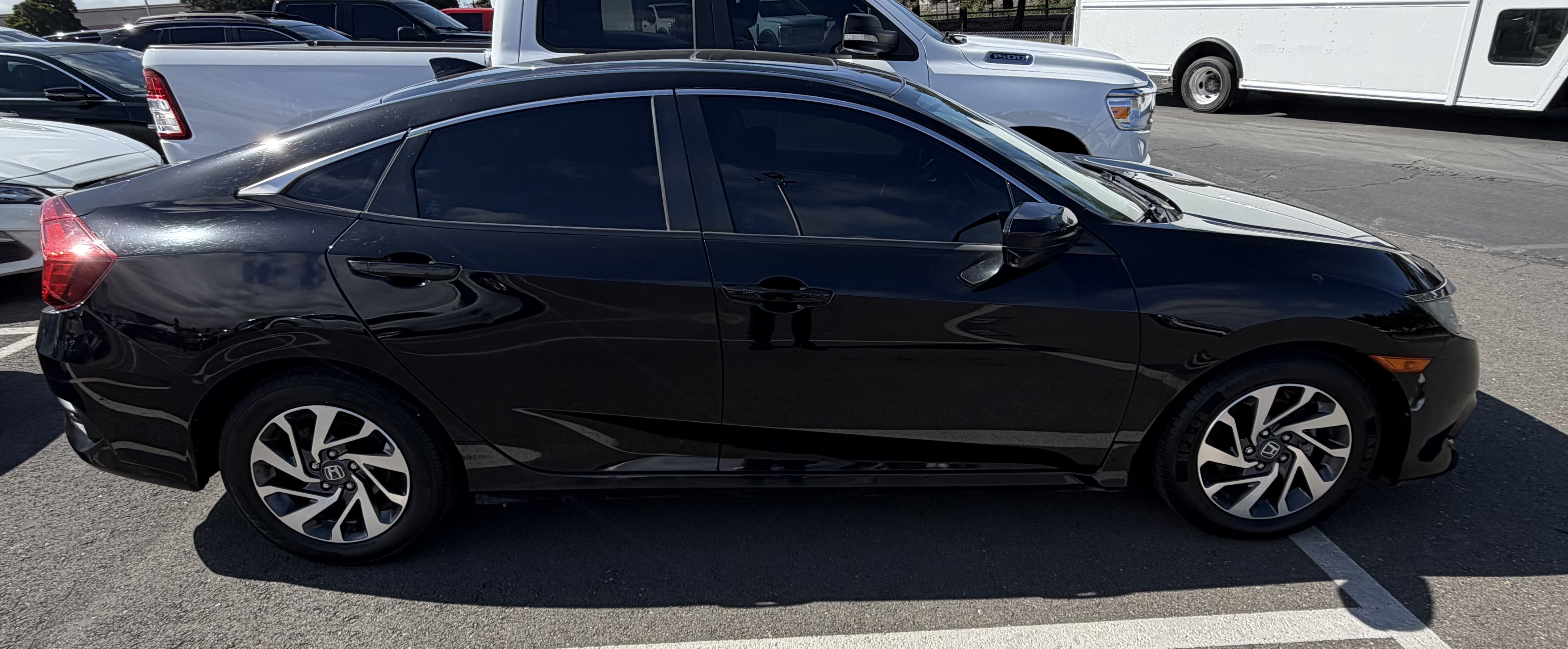 Used 2018 Honda Civic EX image 1