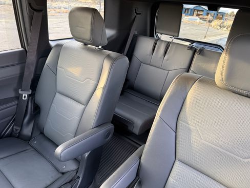 Used 2024 Lexus GX 550 w/ Accessory Package (Z1) image 15